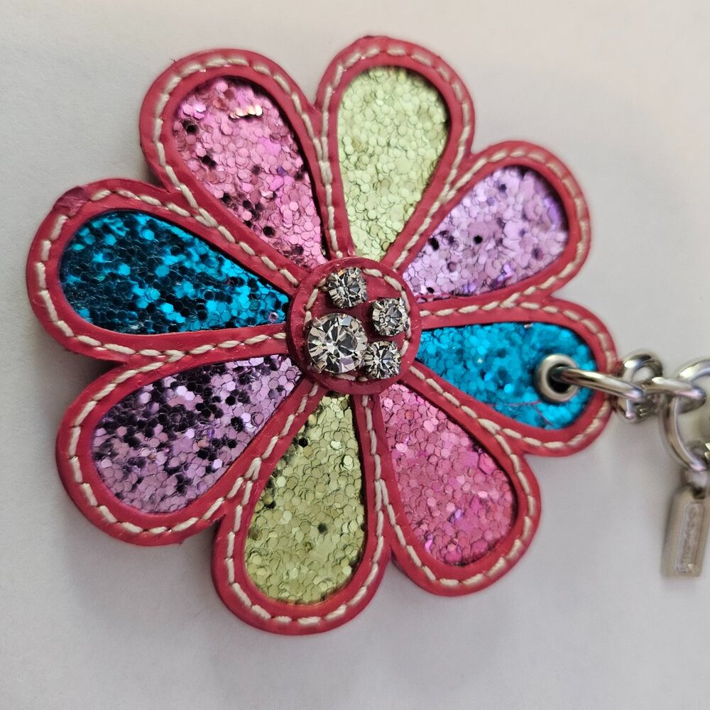 Coach Glitter Flower Diamond Keychain Keyring Beautiful - Picture 2 of 3